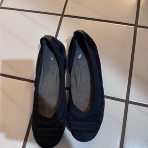 Stuart Weitzman - Black and Blue Flats